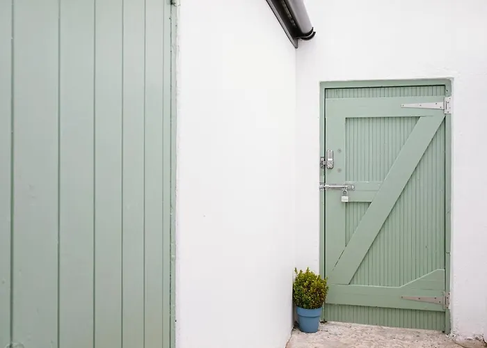 Cosy Period Cottage 2Min Walk To The Beach