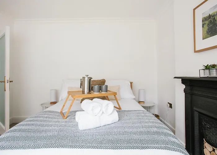 Cosy Period Cottage 2Min Walk To The Beach